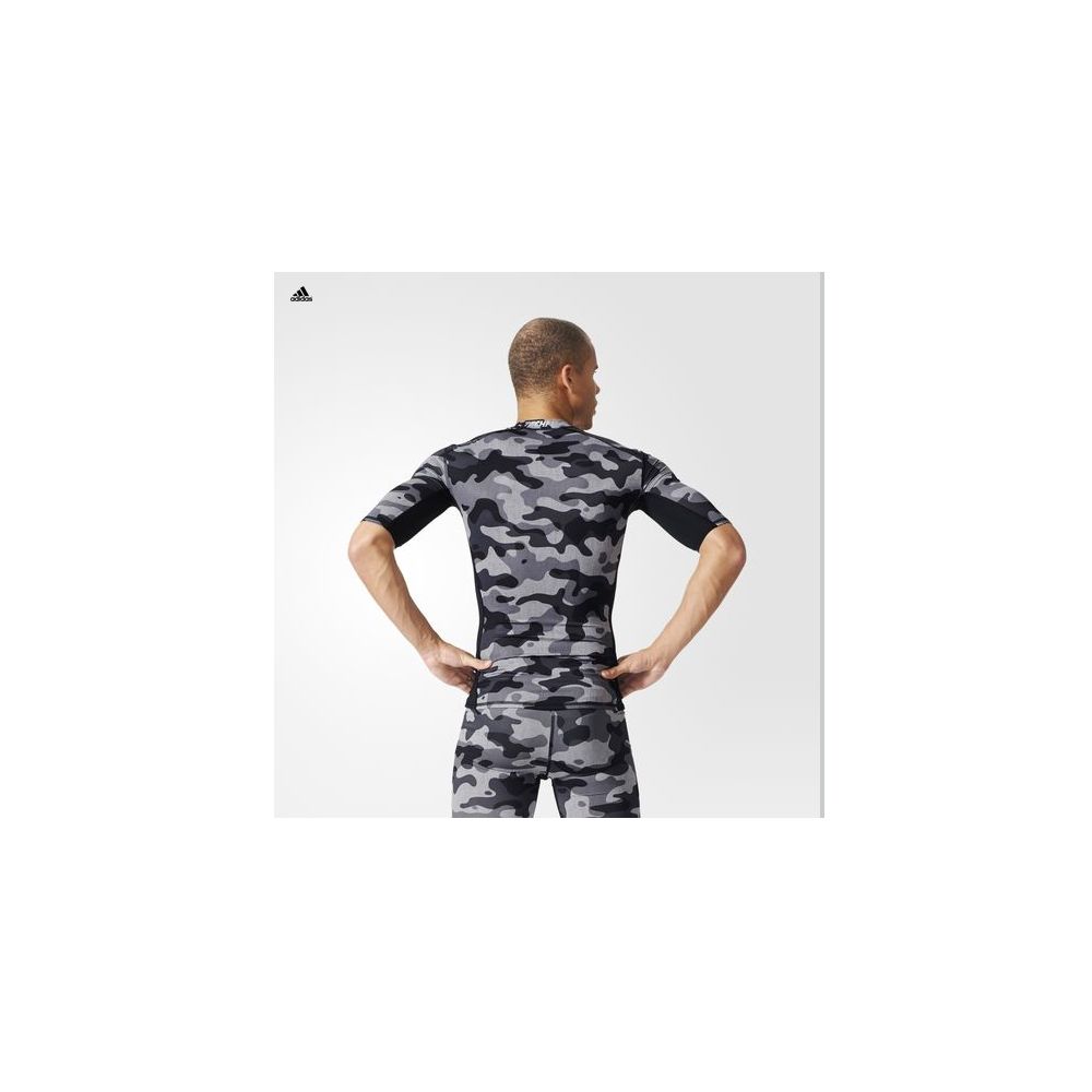 Tee-shirt Adidas Techfit camouflée manches courtes Tee-shirt Adidas Techfit camouflée manches courtes