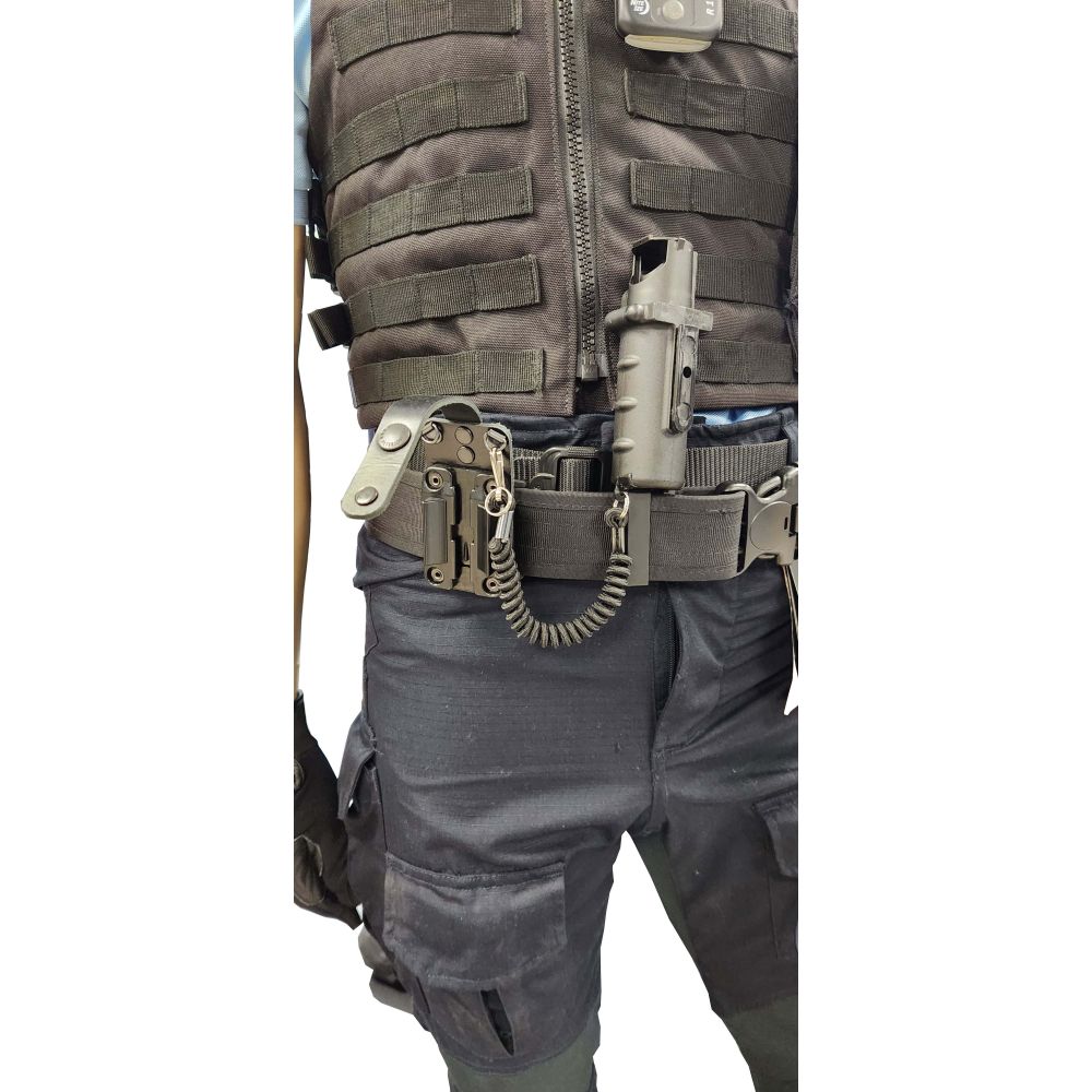 Porte aérosol 50ml rigide et amovible avec dragonne intégrée Porte aérosol 50ml rigide et amovible avec dragonne intégrée